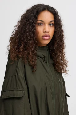 Ichi IHELUVO Veste d'extérieur