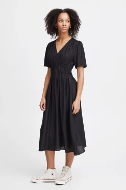 Ichi IHQUILLA Robe